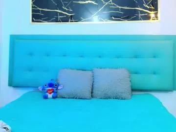 Offline twinslovers_ on Chaturbate