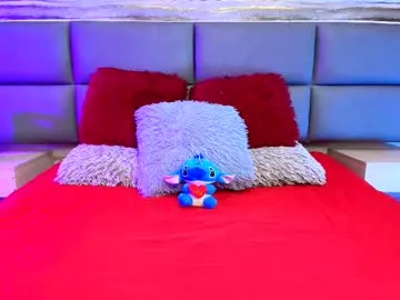 Offline twinslovers_ on Chaturbate