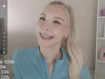 Freechat vickyfuckingdoll on Chaturbate