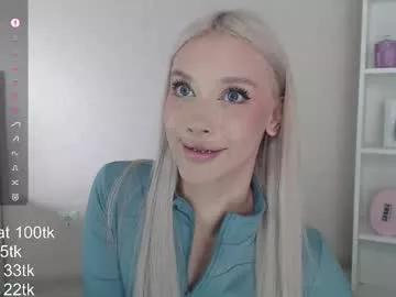 Freechat vickyfuckingdoll on Chaturbate