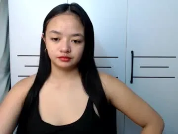 Offline victoriaharper2 on Chaturbate