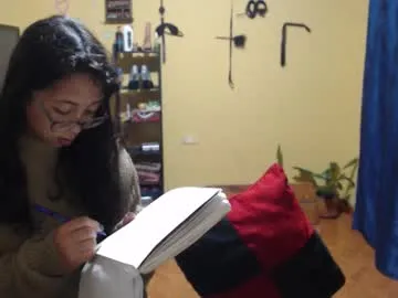 Offline violetsexhot999 on Chaturbate