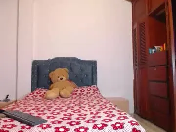 Offline yazmin_mature on Chaturbate