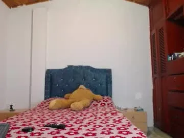 Offline yazmin_mature on Chaturbate