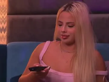 Freechat yssabelfox on Chaturbate