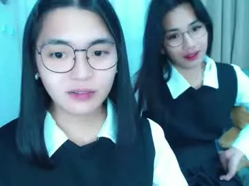 Offline zhaviahale on Chaturbate