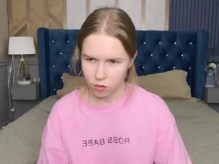 Freechat alida_brace on Flirt4Free