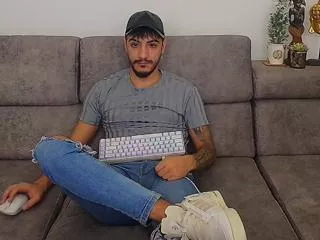 andrew_bannerr on Flirt4Free