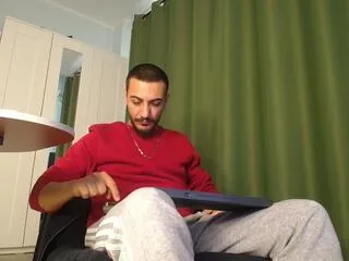 andrew_bannerr — Freechat on Flirt4Free