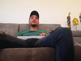 andrew_bannerr on Flirt4Free