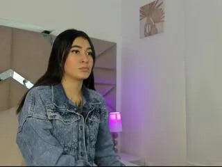 Freechat carolain_owen on Flirt4Free