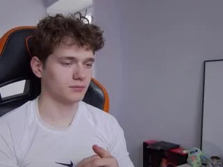 dany_davis — Away on Flirt4Free