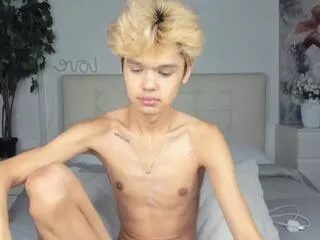 Offline felix_del_rey on Flirt4Free