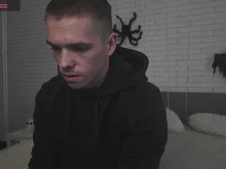 Offline garett_perez on Flirt4Free