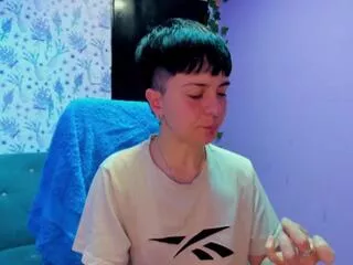 Away hanna_plu on Flirt4Free