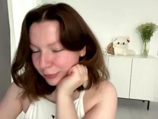 Freechat kira_flourney on Flirt4Free