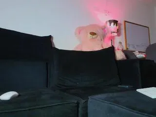 Freechat lian_oconner on Flirt4Free