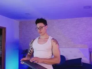 Freechat lucian_noir on Flirt4Free