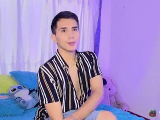 noah_milll — Freechat on Flirt4Free
