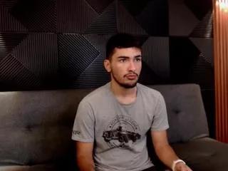 yoggi_aron from Flirt4Free