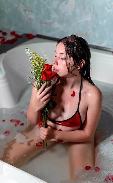 Kattysnow from Streamate