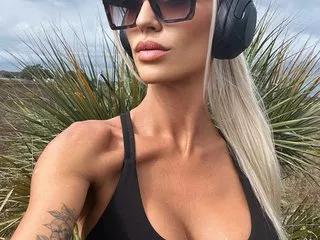 SavannahLace from Streamate