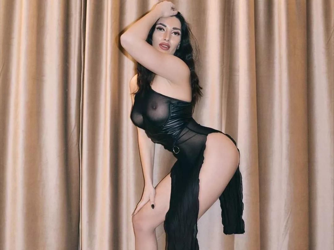 Suzzyy18 from Streamate
