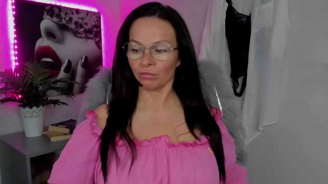 HelenTasty from Streamray