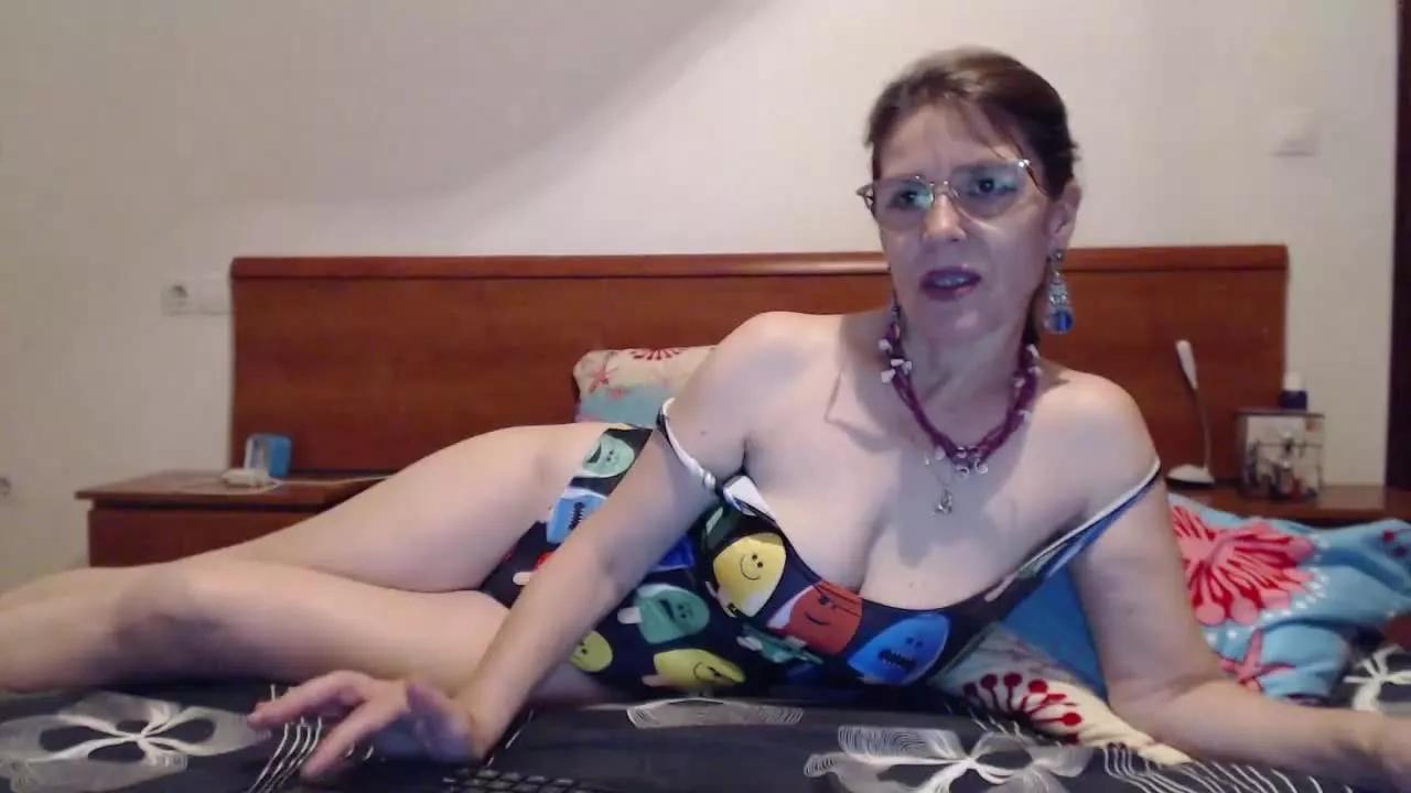MISS_ES_de_LUJO from Streamray