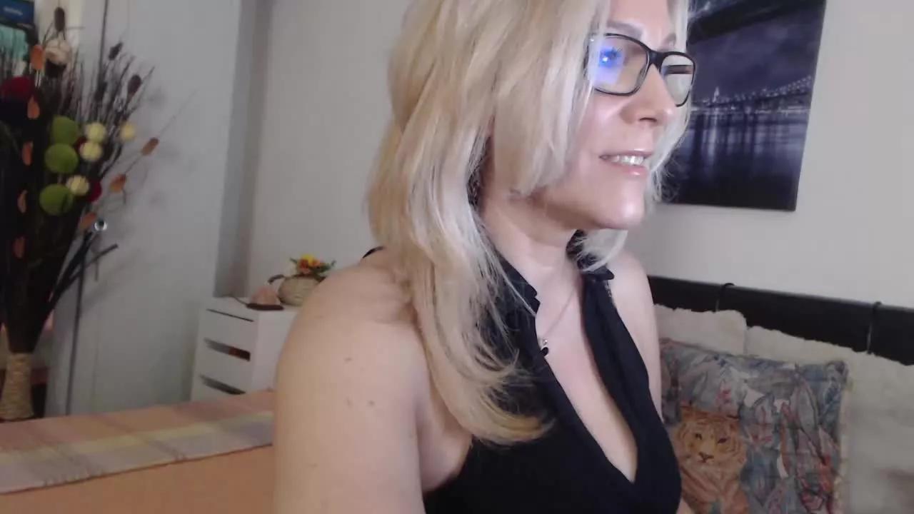 Reeya from Streamray