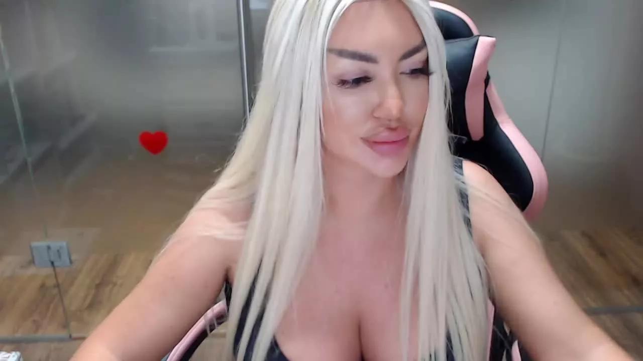 SarahStone69 from Streamray