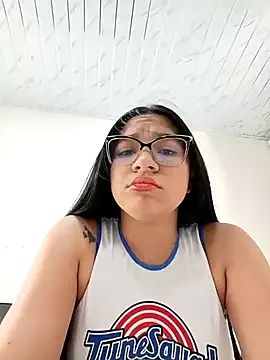 Offline -VICKKY on StripChat