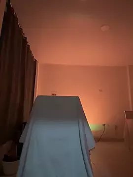 Offline 18_salo on StripChat