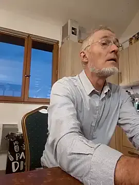 Offline 60philippe on StripChat