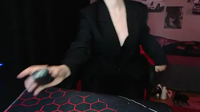 _BadKarma_ on StripChat