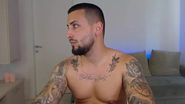 Offline _DylanGreen on StripChat