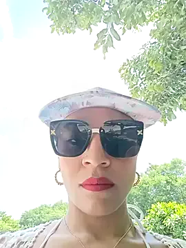 _joanne_and_oliver_ on StripChat