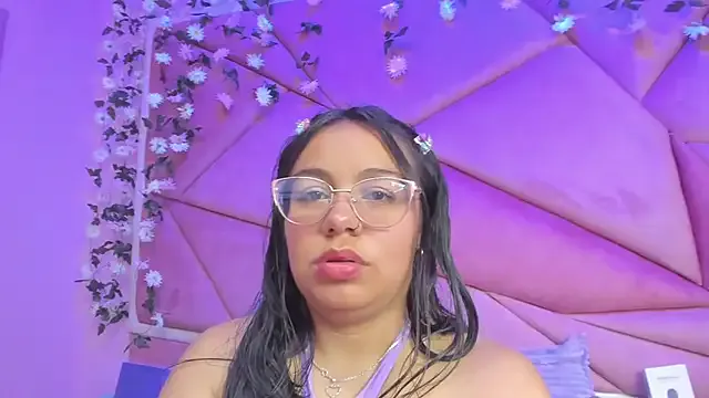 _Violeta_18 on StripChat