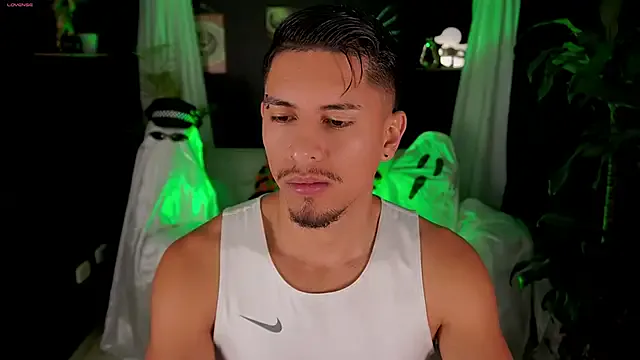 Offline Aaronfox_x on StripChat