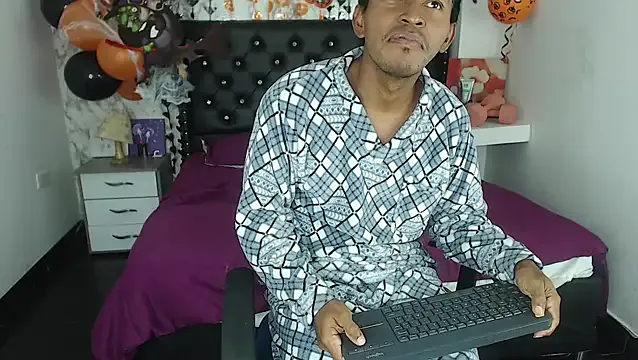 Offline Adam_Morgan2 on StripChat