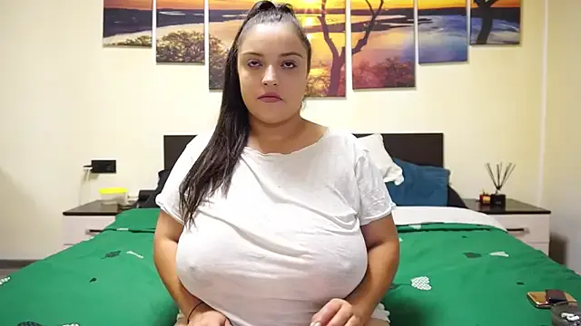 Offline adelline on StripChat