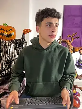 Offline AdrianRinaldi on StripChat