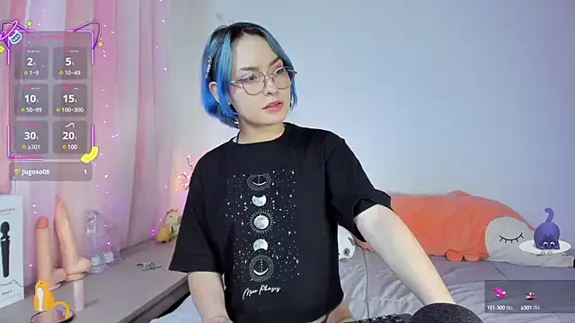 Offline Ahri_howl_sweet on StripChat