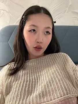 Aiko_Yumi on StripChat