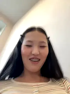 Aiko_Yumi on StripChat