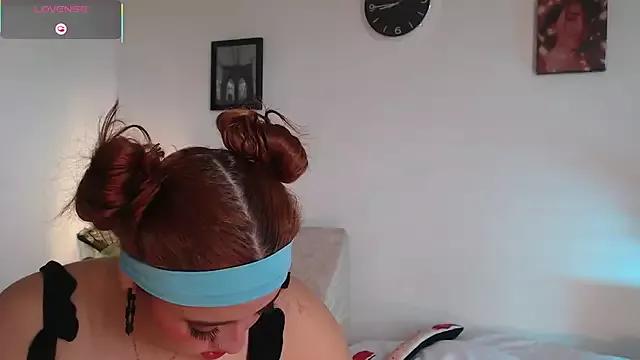alaia_sweetxxx from StripChat