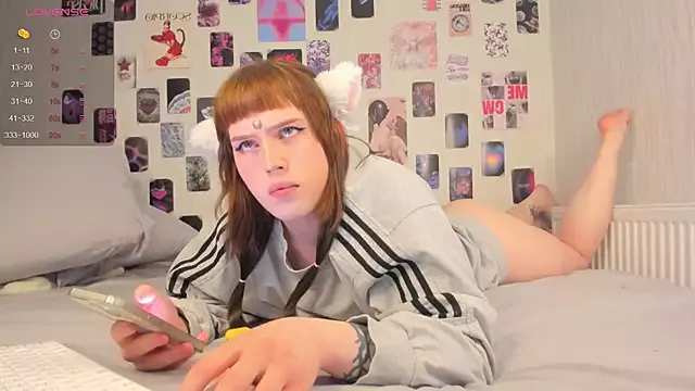 Offline Alice_moonshard on StripChat