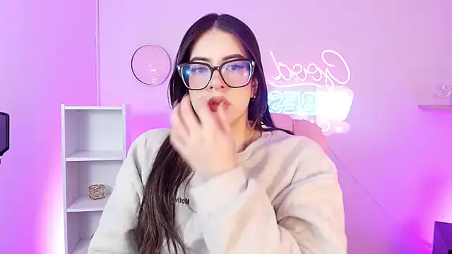 Alice_Vixen on StripChat