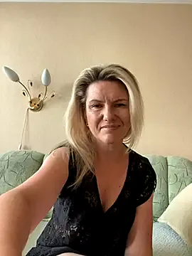 Freechat AliceSwan4011 on StripChat