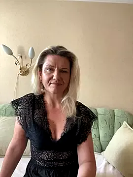 Freechat AliceSwan4011 on StripChat